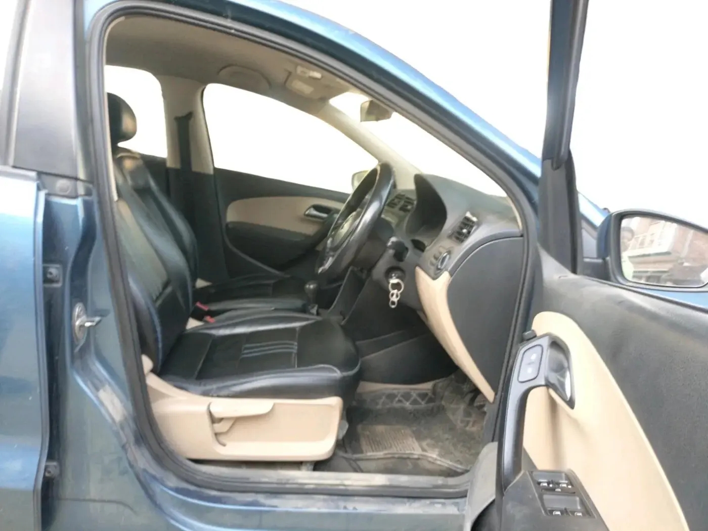 2017 Volkswagen Ameo COMFORTLINE 1.5L, Diesel, Manual, 1,50,637 km, interior