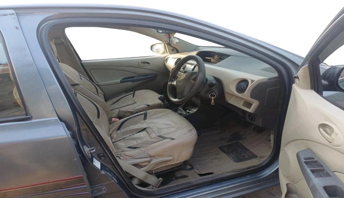2013 Toyota Etios Liva GD, Diesel, Manual, 1,75,569 km, interior