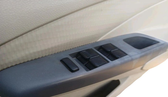 2013 Toyota Etios Liva GD, Diesel, Manual, 1,75,569 km, interior