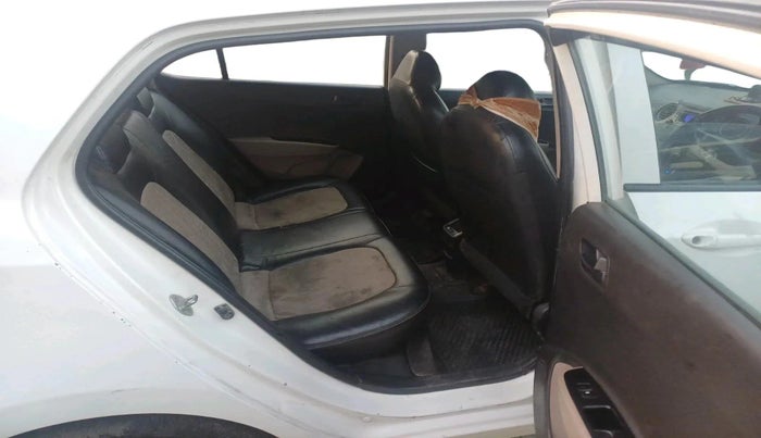 2015 Hyundai Grand i10 MAGNA 1.1 CRDI, Diesel, Manual, 1,01,648 km, interior