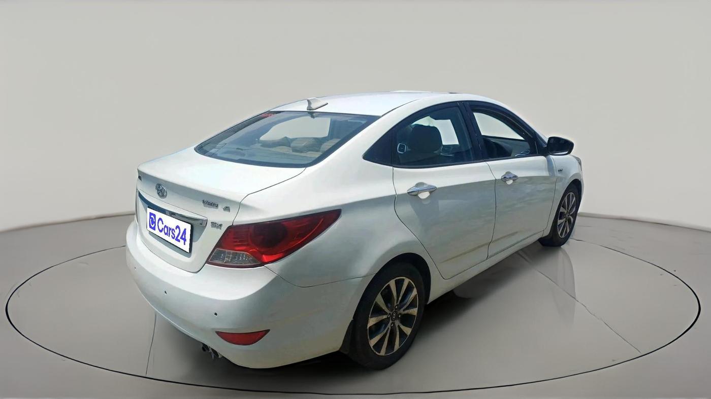 2011 Hyundai Verna FLUIDIC 1.6 VTVT SX, CNG, Manual, 96,520 km, exterior