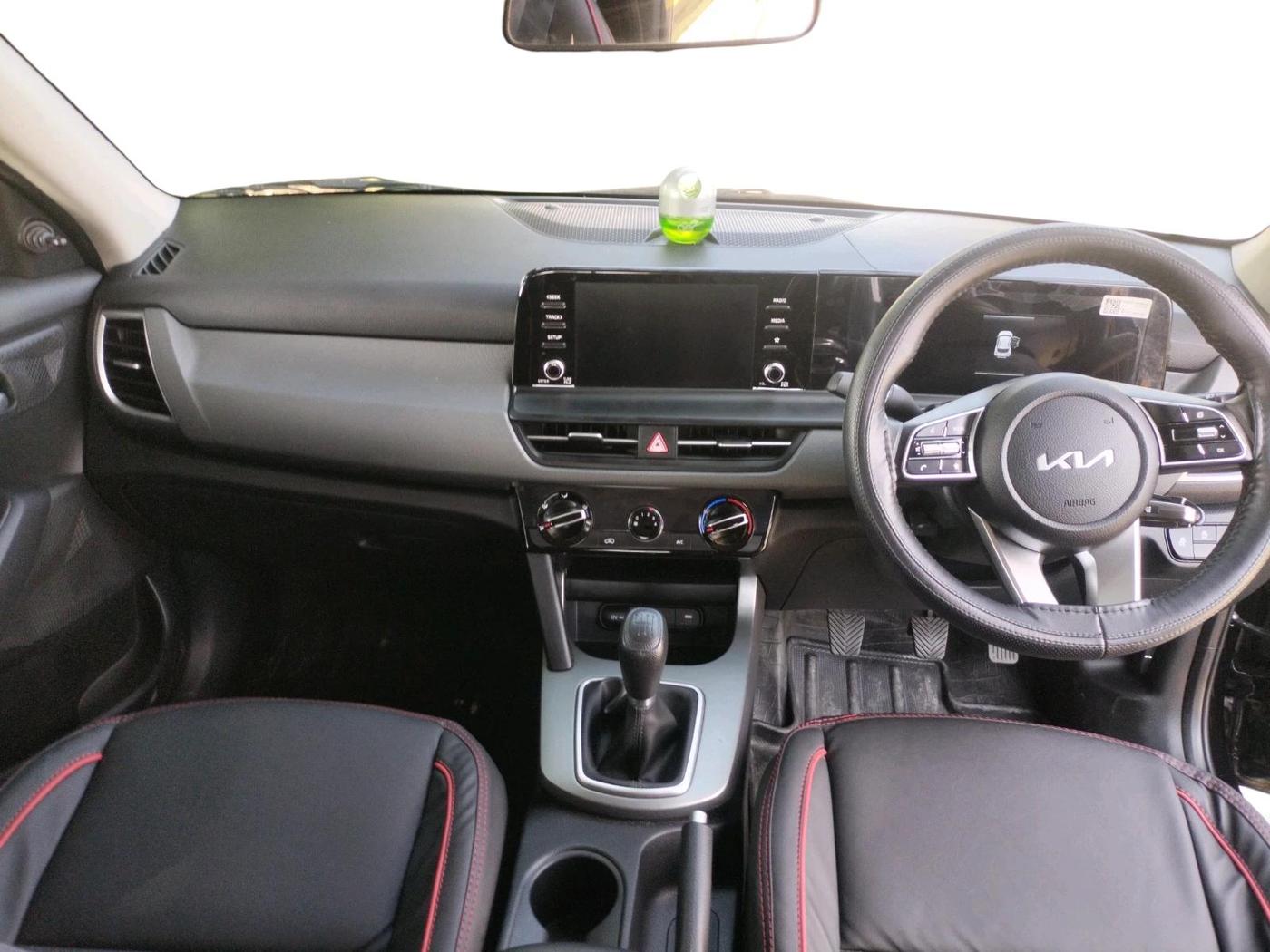 2025 KIA SELTOS HTE (O)1.5 Petrol MT, Petrol, Manual, 3,770 km, interior