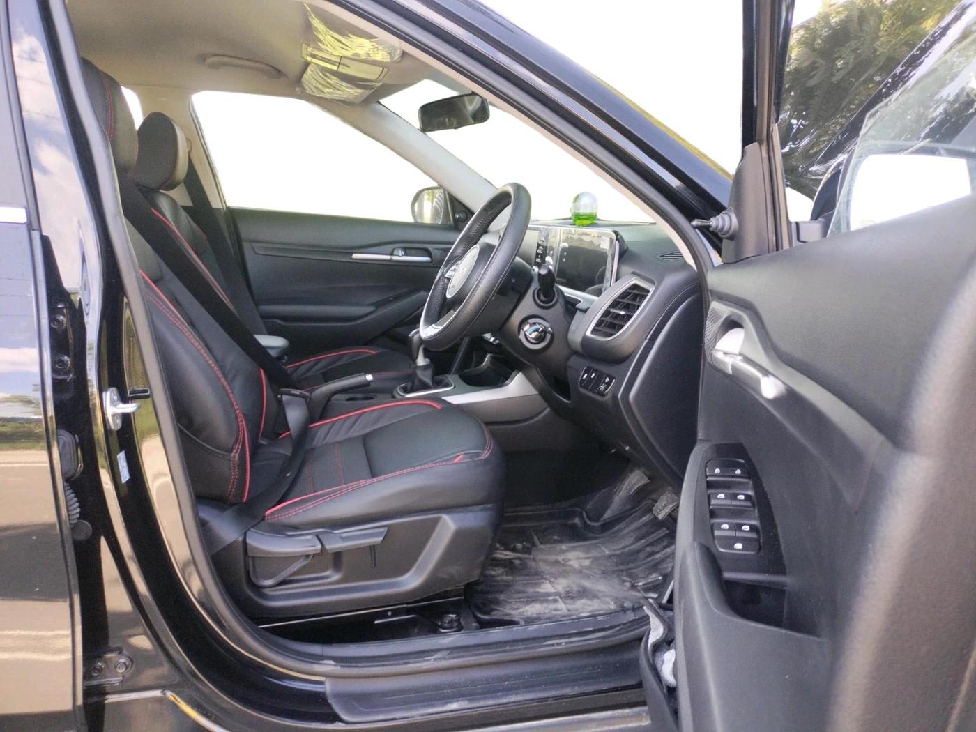 2025 KIA SELTOS HTE (O)1.5 Petrol MT, Petrol, Manual, 3,770 km, interior