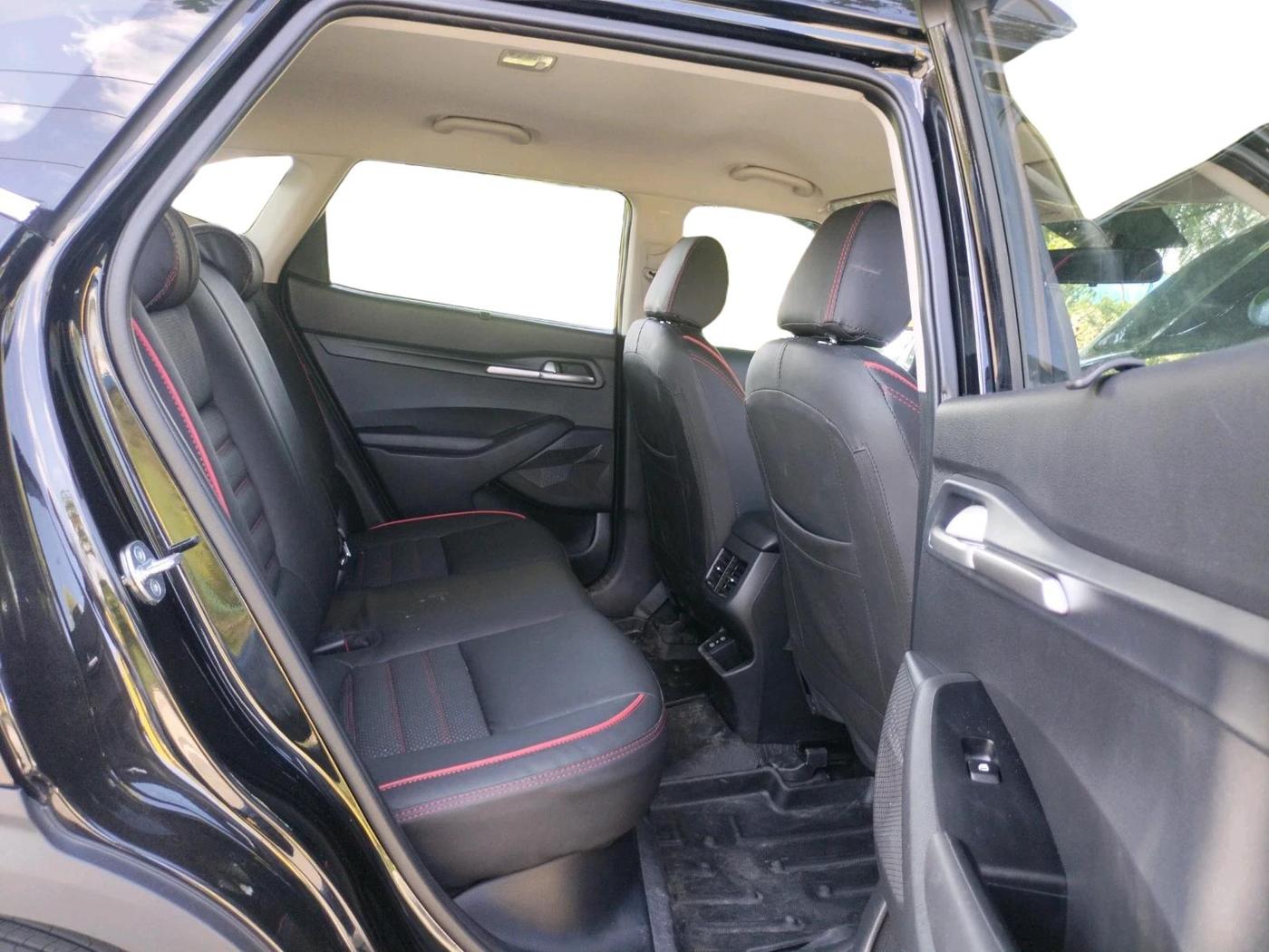 2025 KIA SELTOS HTE (O)1.5 Petrol MT, Petrol, Manual, 3,770 km, interior