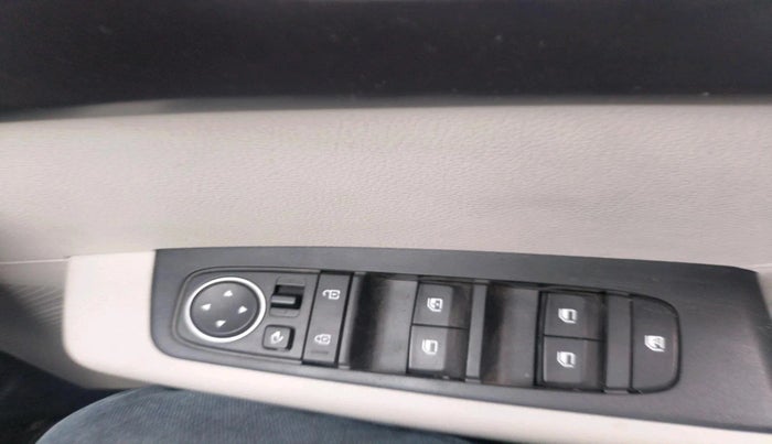 2025 KIA Carens Clavis HTK Plus (O) 1.5 Diesel MT, Diesel, Manual, 8,591 km, interior