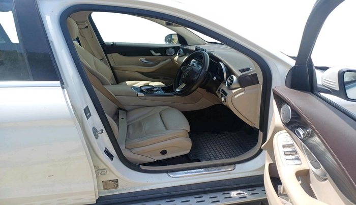 2019 Mercedes Benz GLC CLASS 220 D 4 MATIC, Diesel, Automatic, 61,100 km, interior