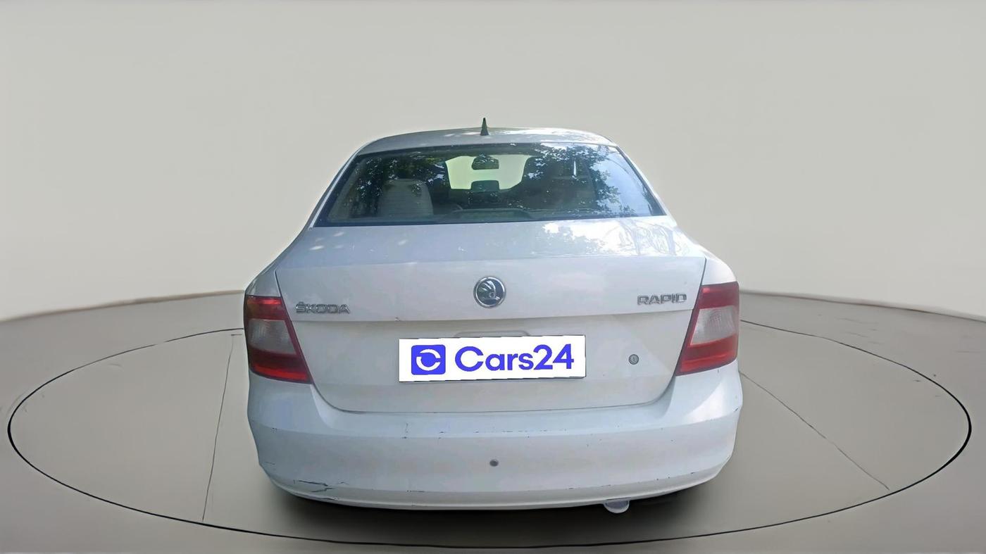 2013 Skoda Rapid AMBITION 1.6 MPI MT, Petrol, Manual, 67,202 km, exterior