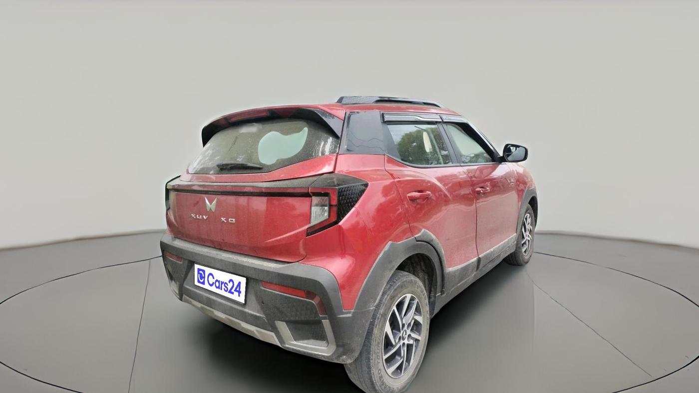 2024 Mahindra XUV 3XO AX5 1.2 L TCMPFi, Petrol, Manual, 10,964 km, exterior