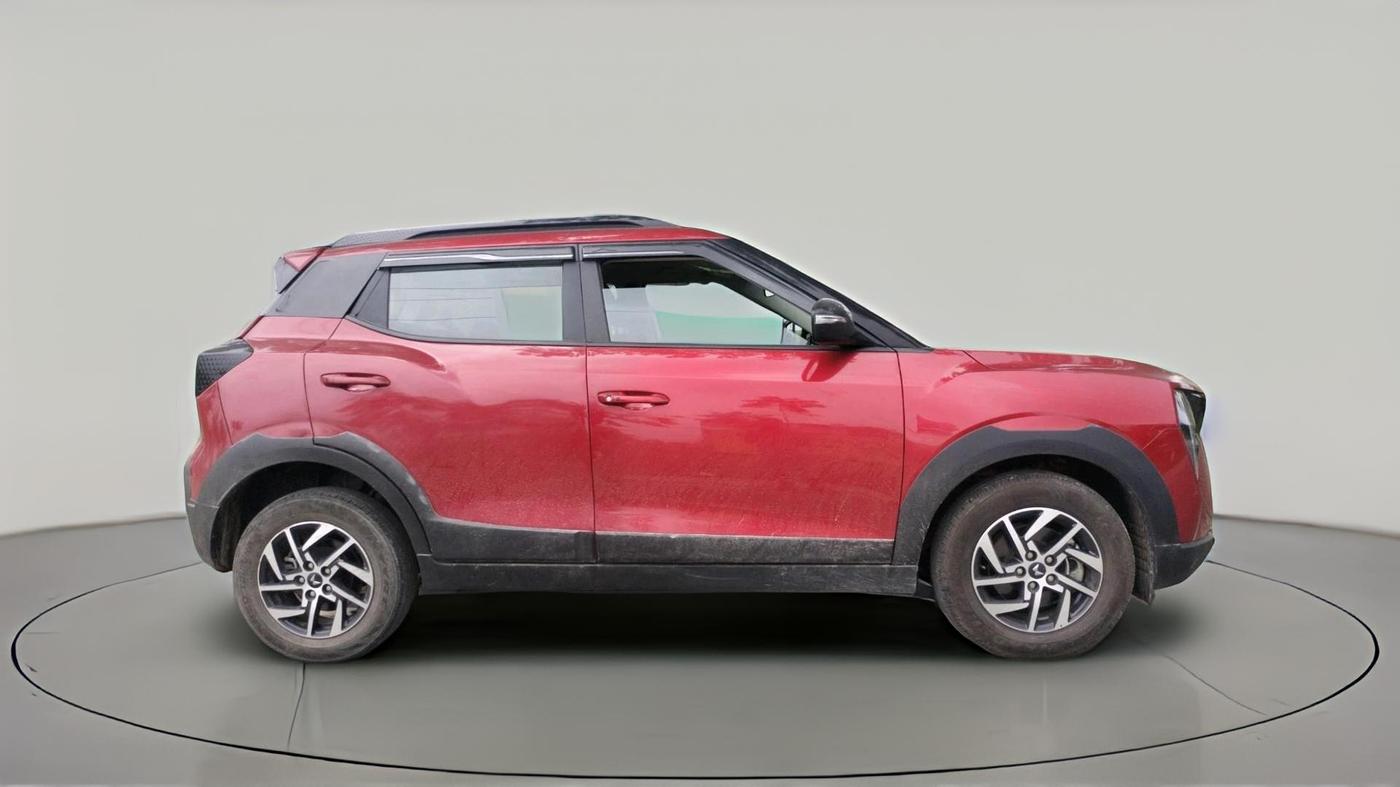 2024 Mahindra XUV 3XO AX5 1.2 L TCMPFi, Petrol, Manual, 10,964 km, exterior