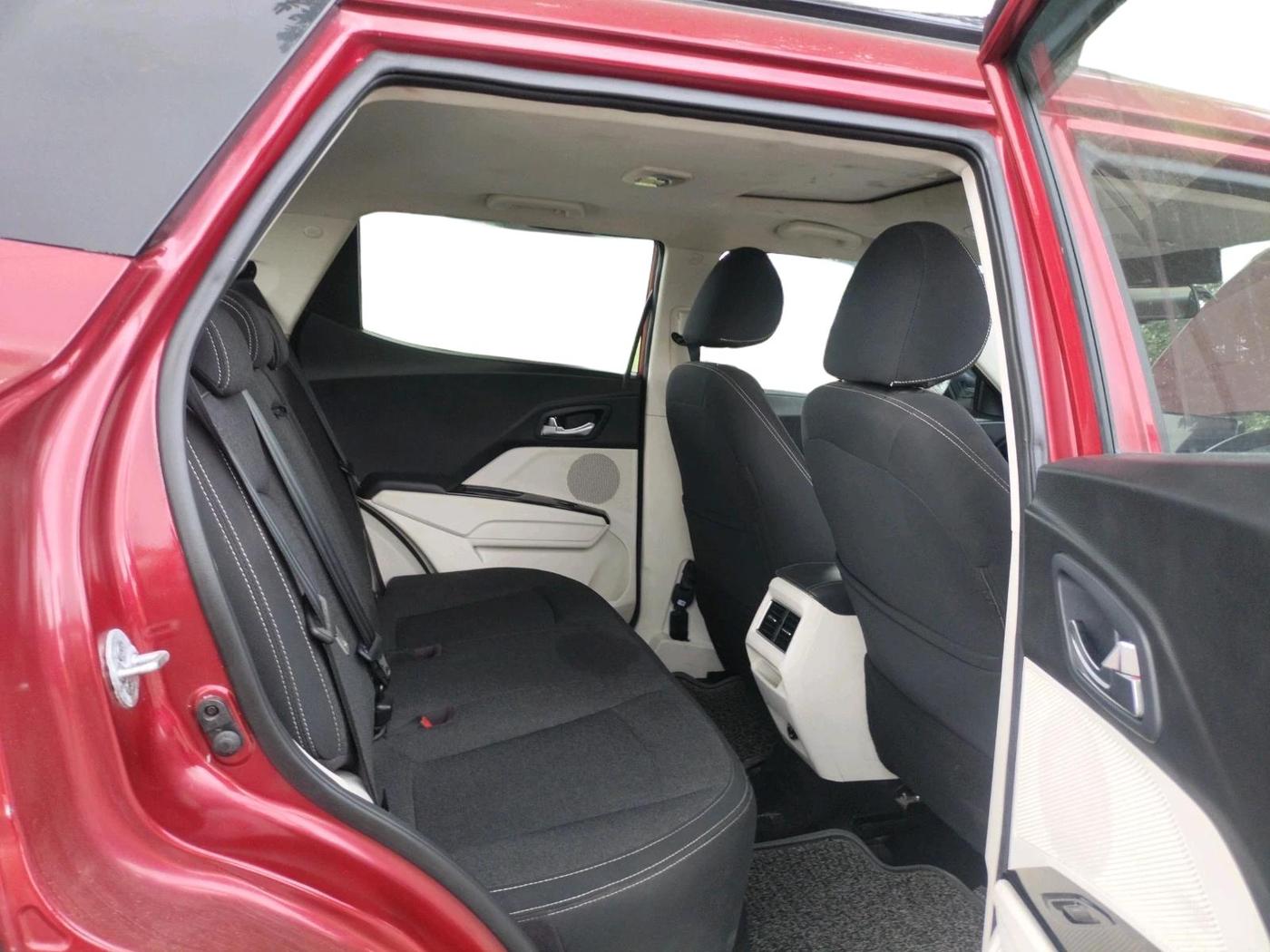2024 Mahindra XUV 3XO AX5 1.2 L TCMPFi, Petrol, Manual, 10,964 km, interior