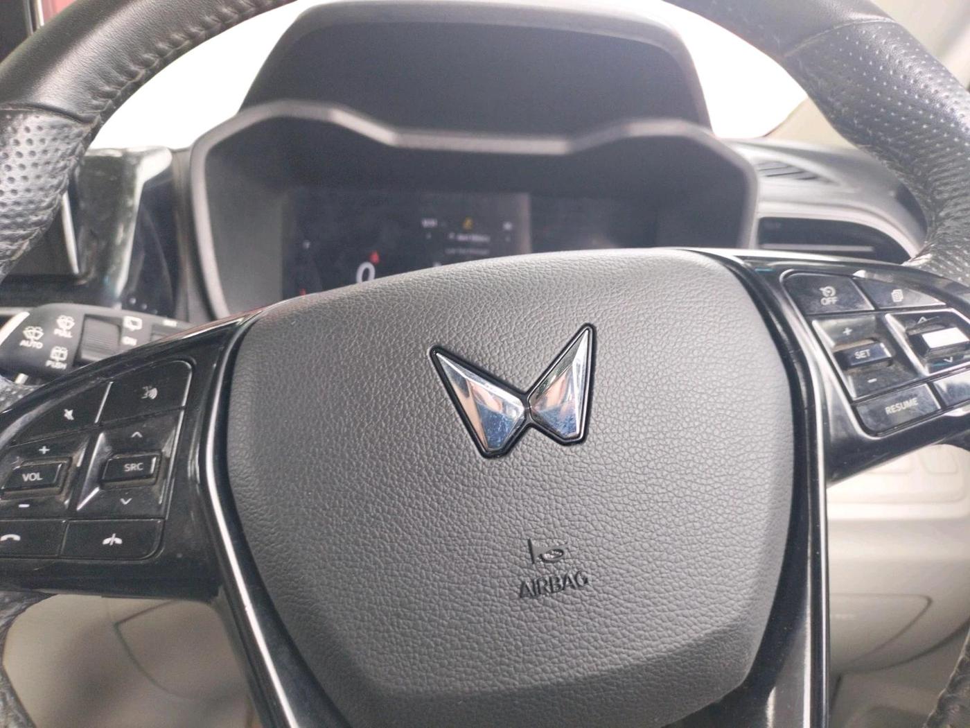 2024 Mahindra XUV 3XO AX5 1.2 L TCMPFi, Petrol, Manual, 10,964 km, interior