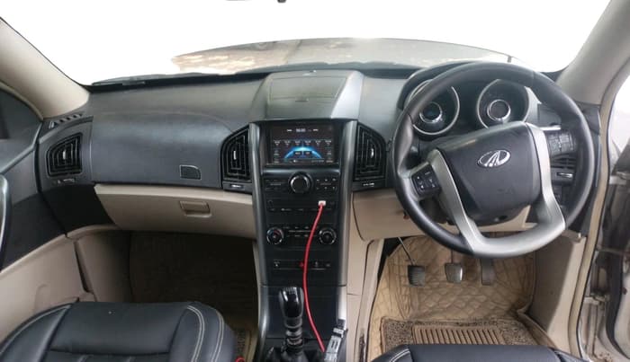 2016 Mahindra XUV500 W6 1.99, Diesel, Manual, 1,39,307 km, interior