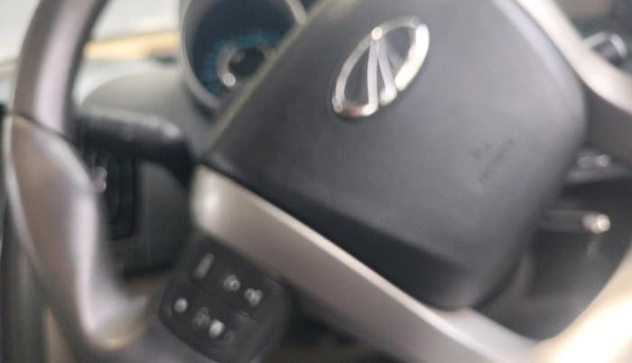 2016 Mahindra XUV500 W6 1.99, Diesel, Manual, 1,39,307 km, interior