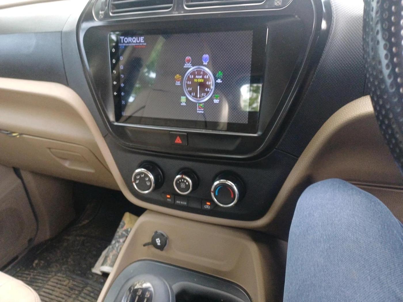 2023 Mahindra BOLERO NEO N 4, Diesel, Manual, 71,234 km, interior