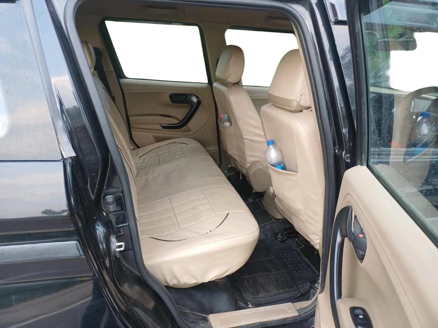2023 Mahindra BOLERO NEO N 4, Diesel, Manual, 71,234 km, interior