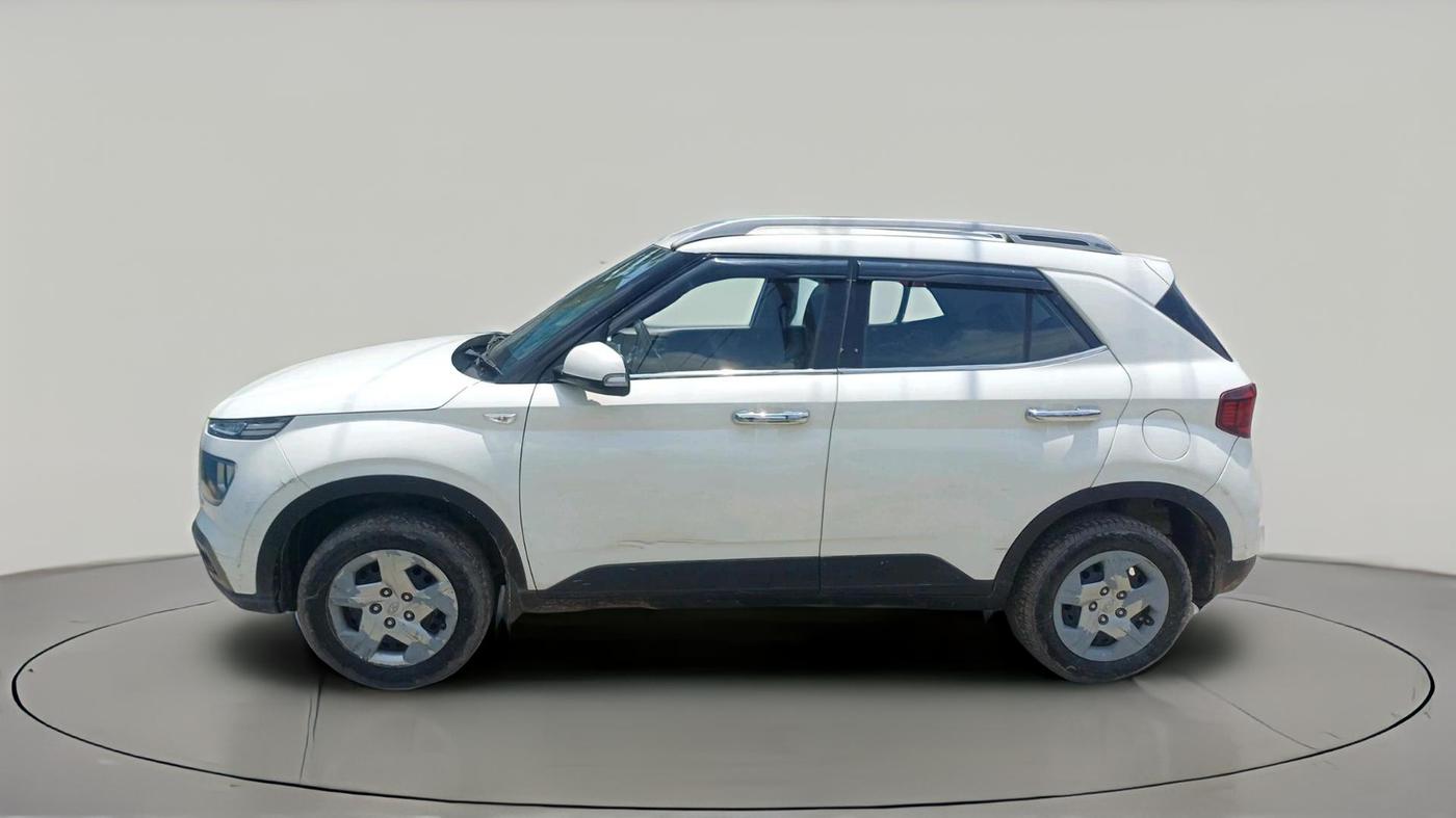 2021 Hyundai VENUE E 1.2, Petrol, Manual, 72,560 km, exterior