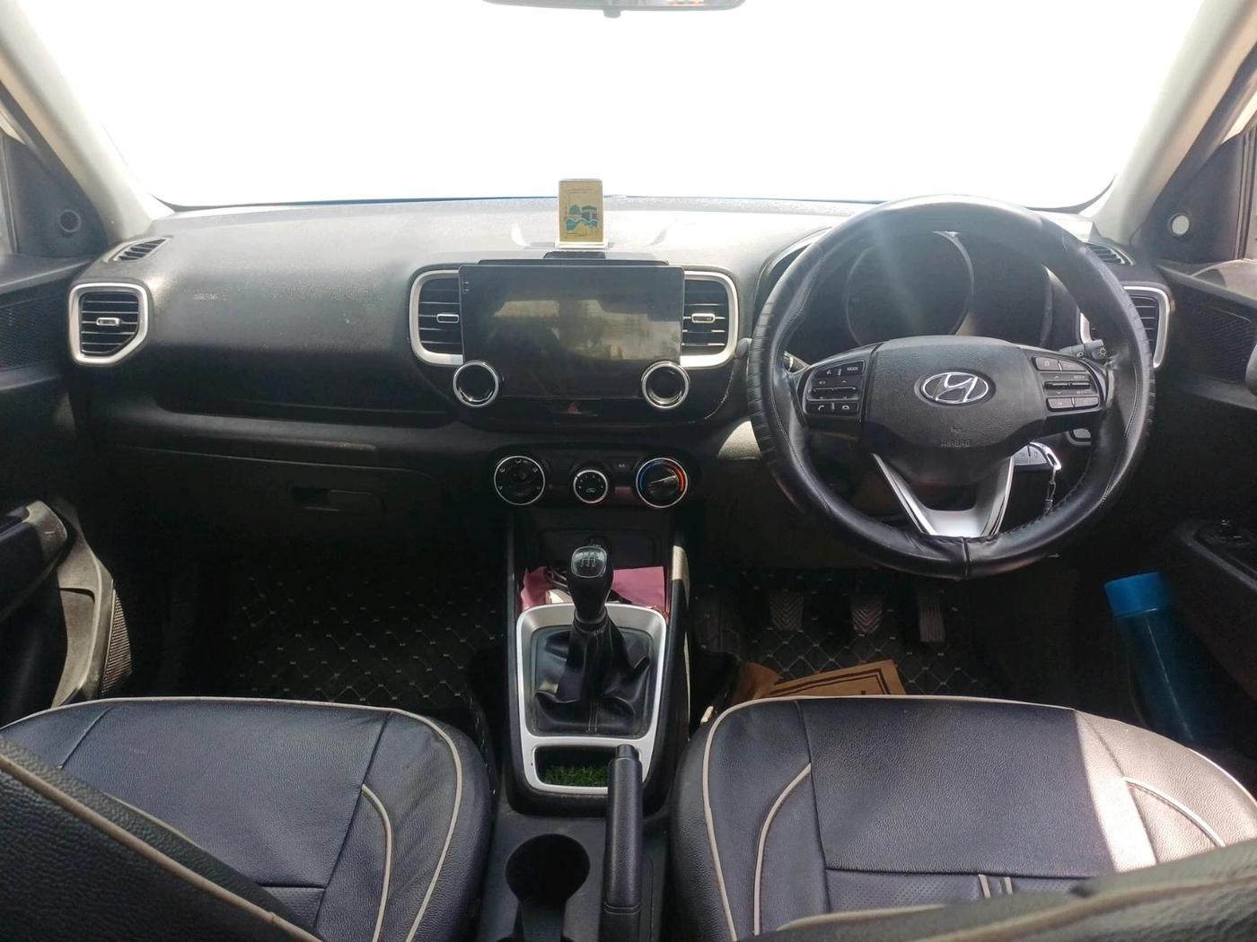2021 Hyundai VENUE E 1.2, Petrol, Manual, 72,560 km, interior