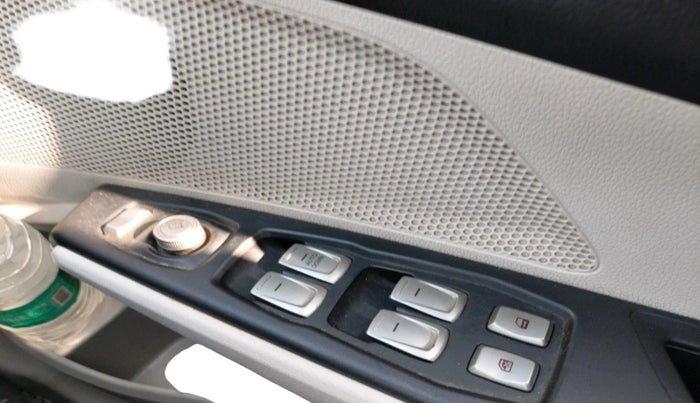 2021 Mahindra XUV300 W6 1.5 Diesel, Diesel, Manual, 38,308 km, interior