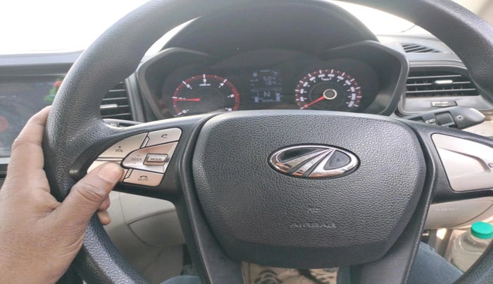 2021 Mahindra XUV300 W6 1.5 Diesel, Diesel, Manual, 38,308 km, interior