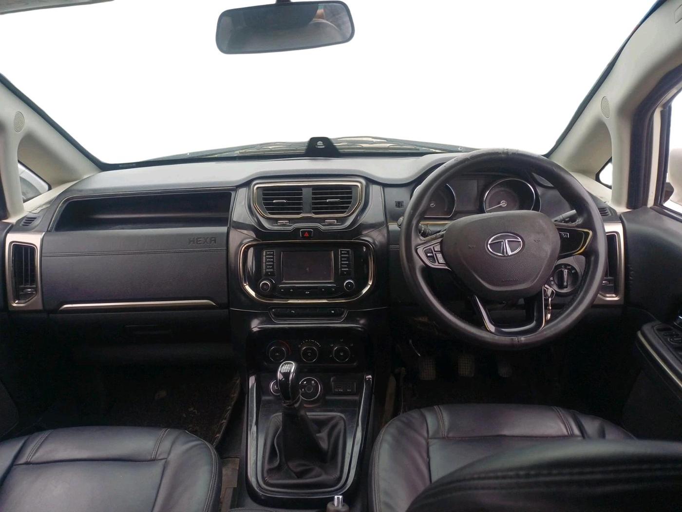 2018 Tata Hexa XM 4X2 7 STR, Diesel, Manual, 85,245 km, interior