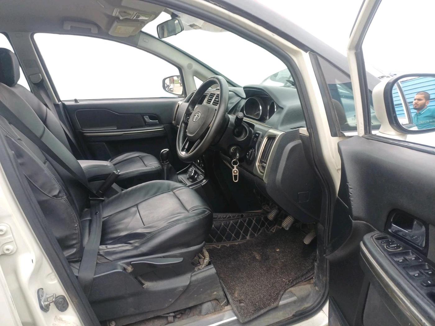 2018 Tata Hexa XM 4X2 7 STR, Diesel, Manual, 85,245 km, interior