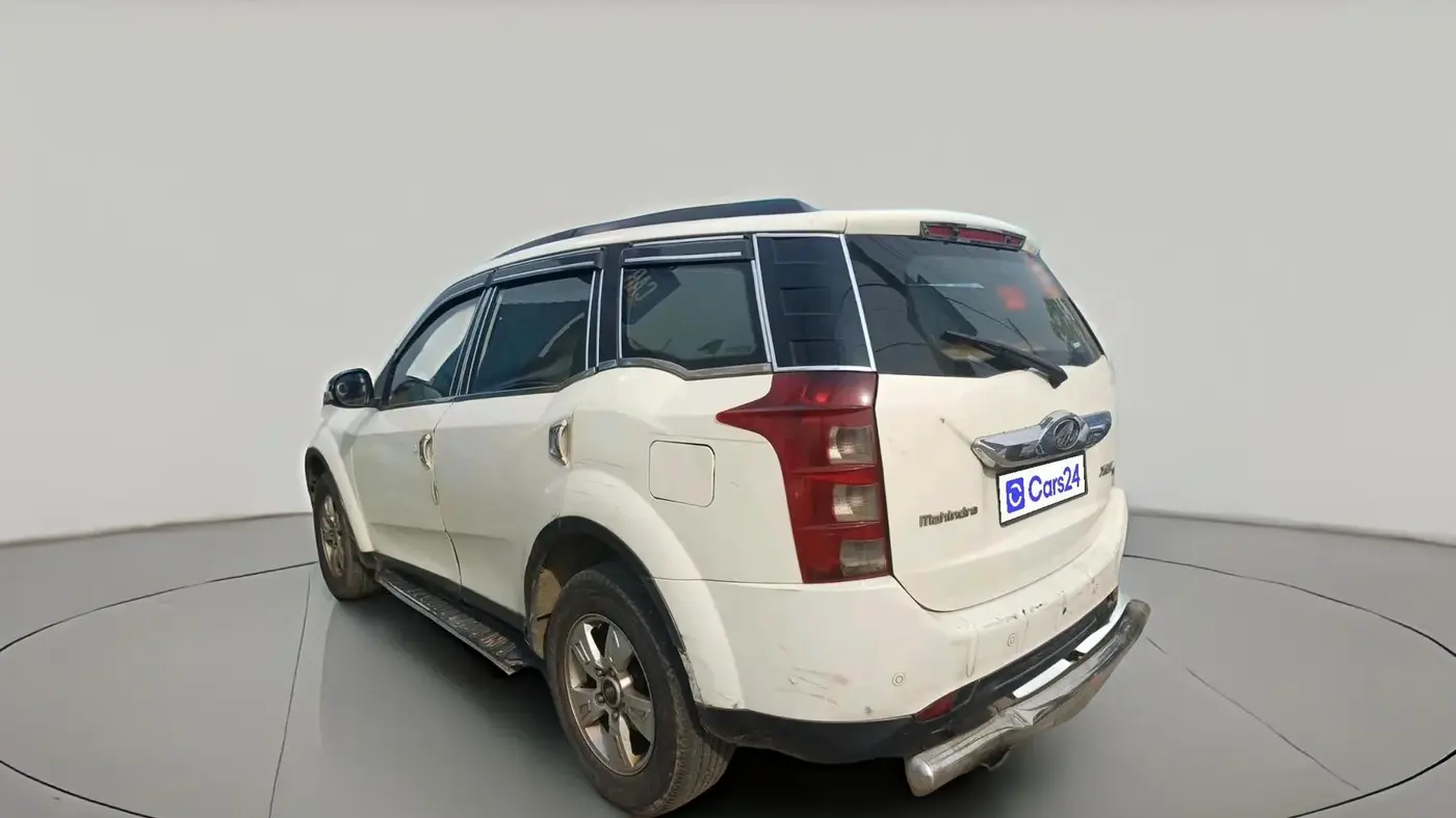 2017 Mahindra XUV500 W6, Diesel, Manual, 97,675 km, exterior