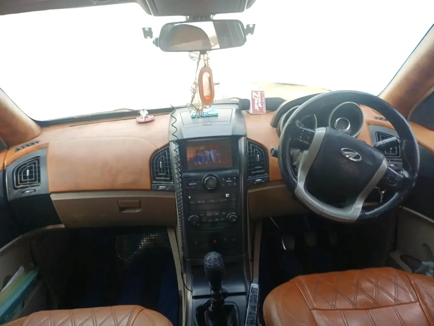 2017 Mahindra XUV500 W6, Diesel, Manual, 97,675 km, interior
