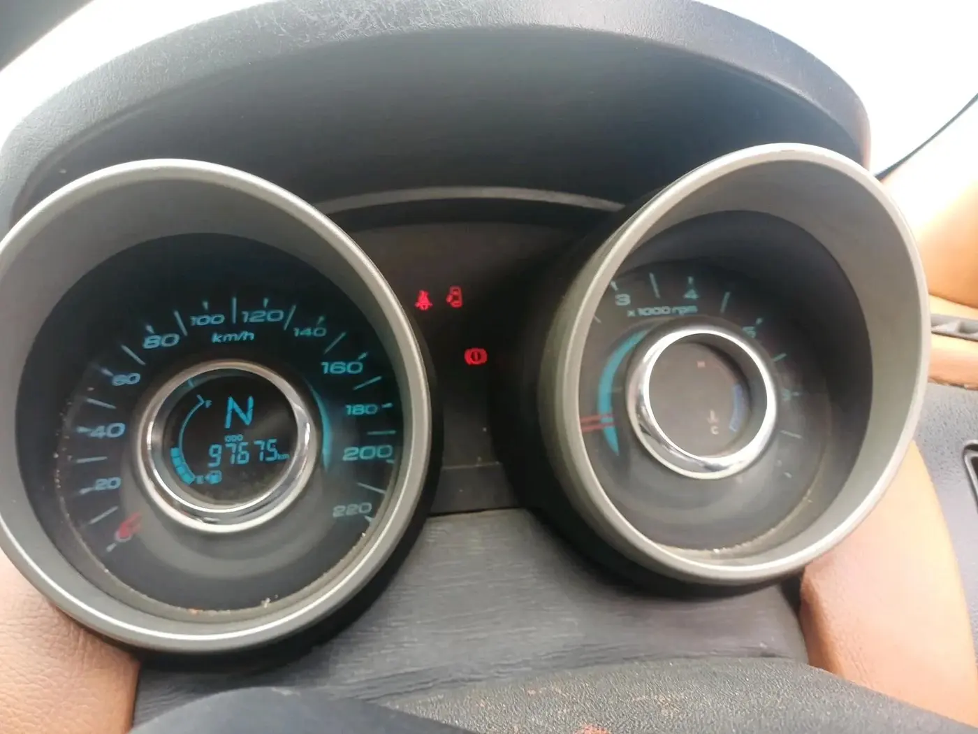 2017 Mahindra XUV500 W6, Diesel, Manual, 97,675 km, interior