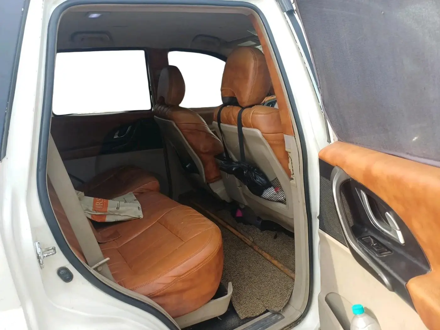 2017 Mahindra XUV500 W6, Diesel, Manual, 97,675 km, interior