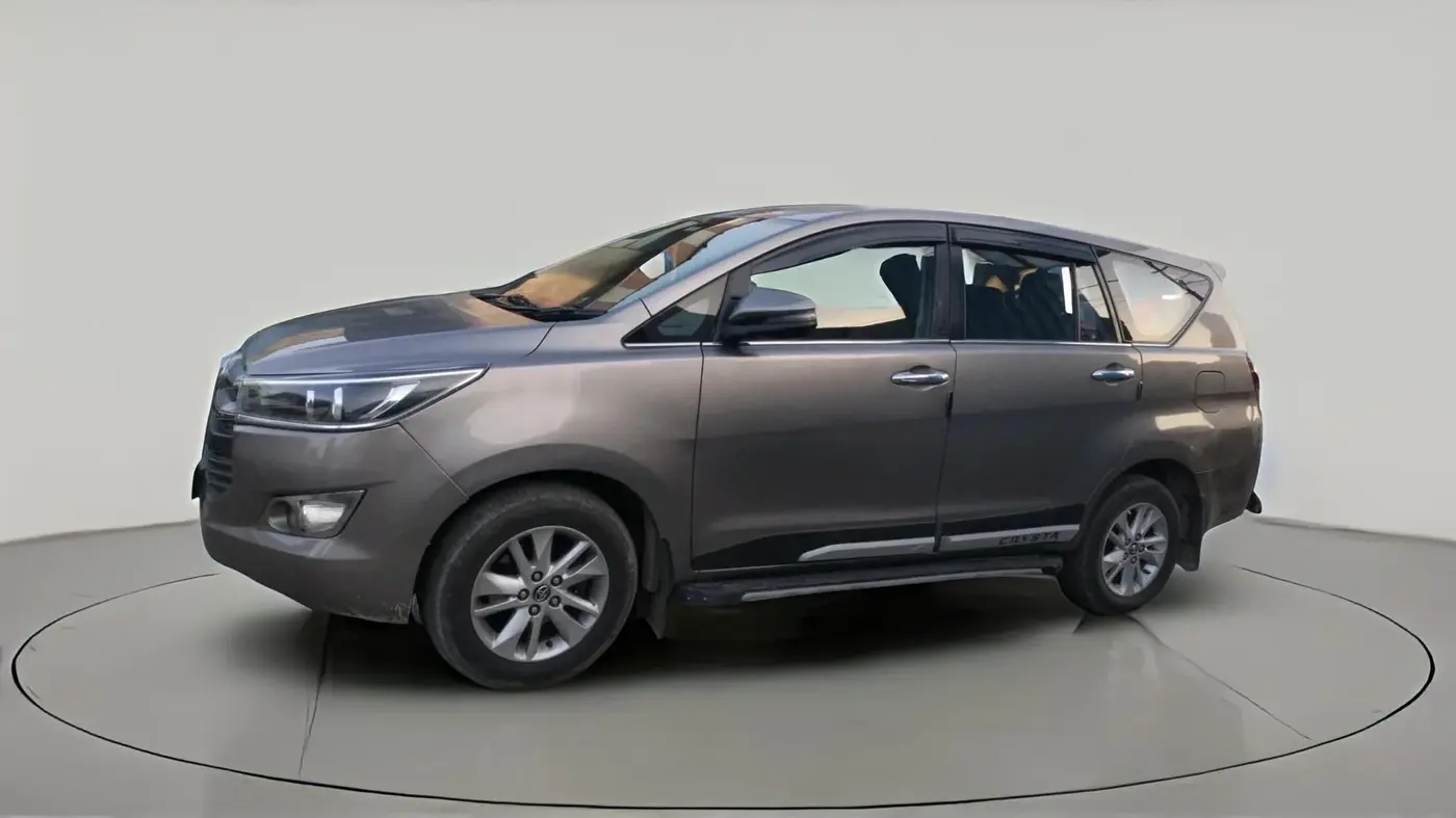 2017 Toyota Innova Crysta 2.4 VX 8 STR, Diesel, Manual, 1,31,201 km, exterior