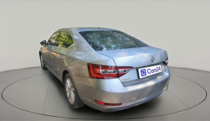 2017 Skoda Superb L&K 2.0 TDI AT, Diesel, Automatic, 1,33,563 km, exterior