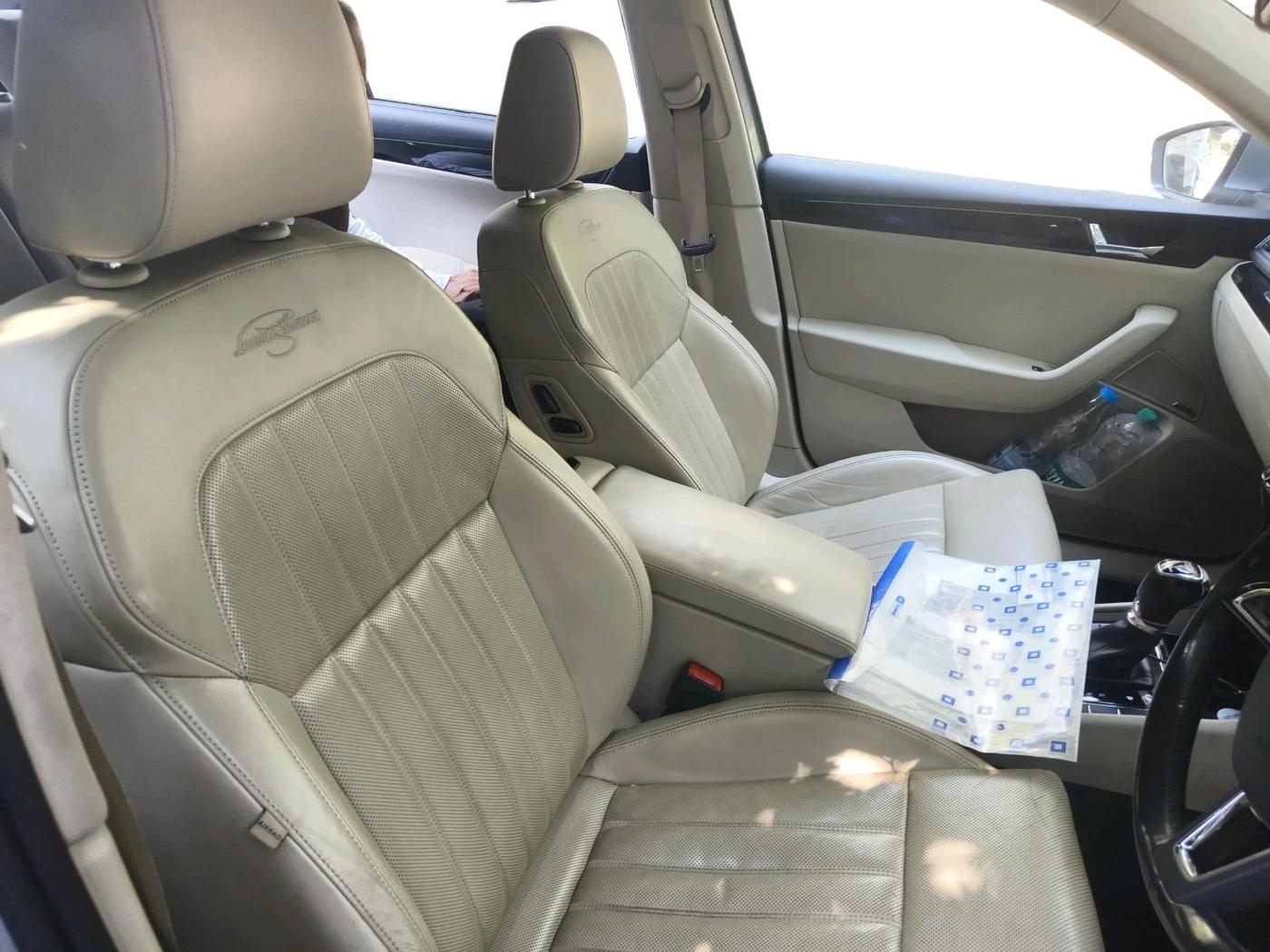 2017 Skoda Superb L&K 2.0 TDI AT, Diesel, Automatic, 8,75,000 km, interior