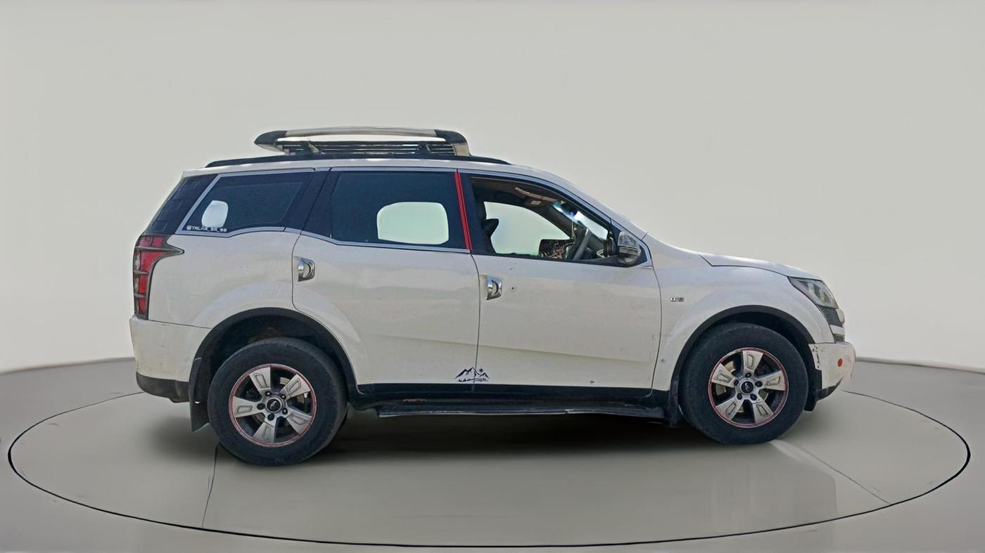 2012 Mahindra XUV500 W8, Diesel, Manual, 2,92,632 km, exterior