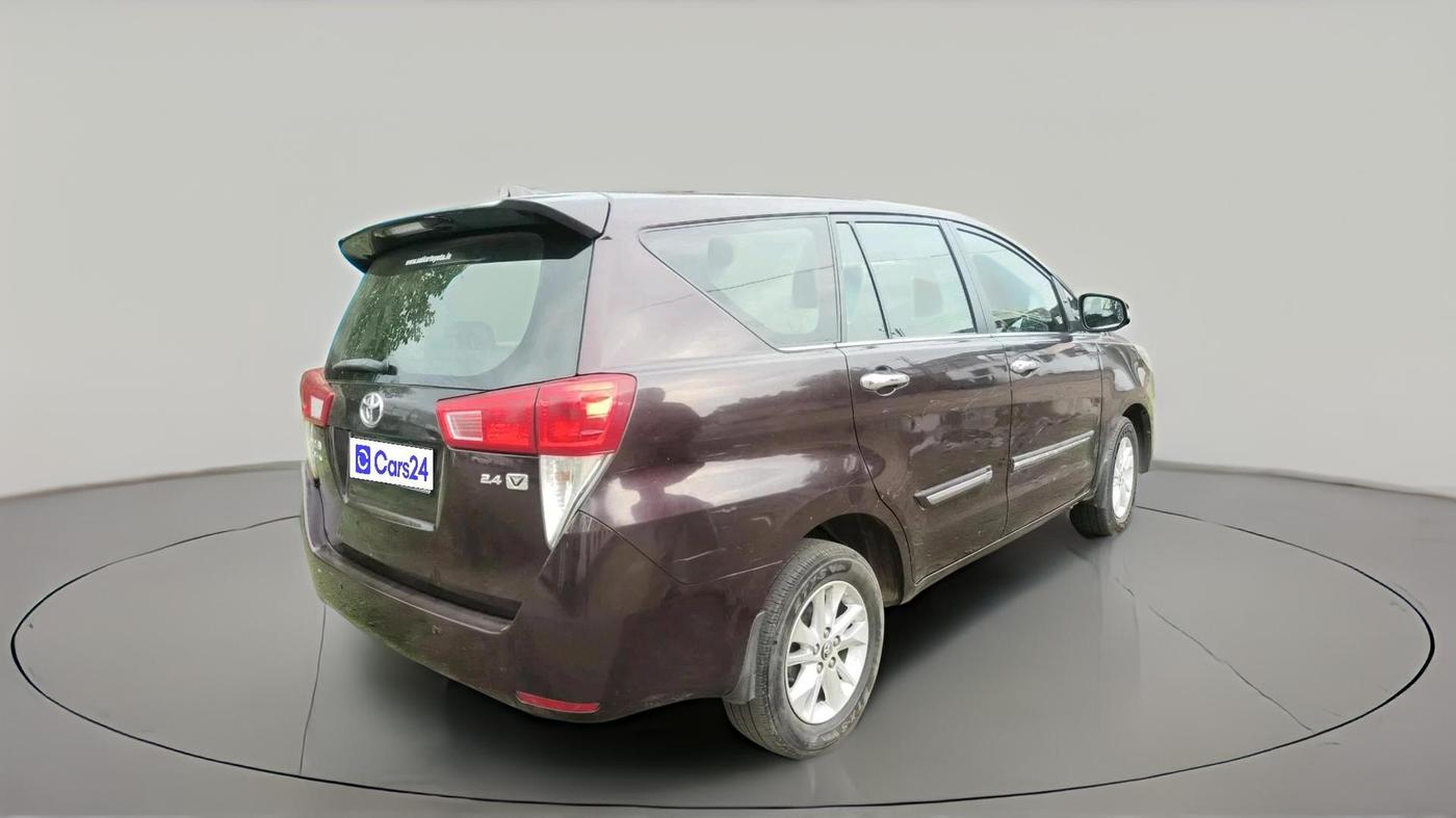2019 Toyota Innova Crysta 2.4 VX 8 STR, Diesel, Manual, 1,31,938 km, exterior