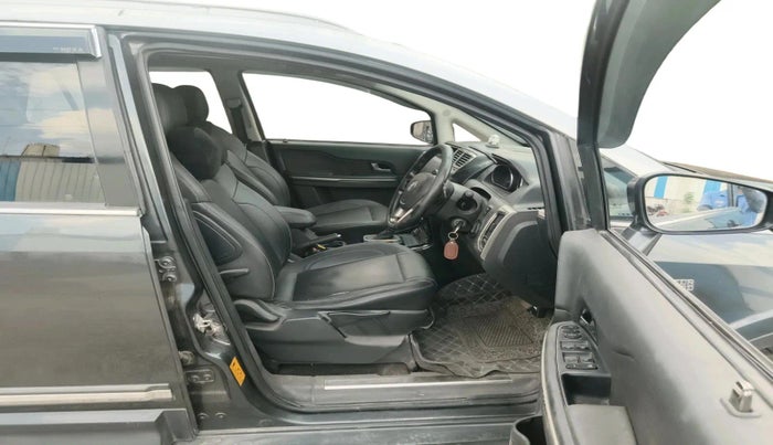 2017 Tata Hexa XTA 4X2 7 STR, Diesel, Automatic, 1,10,798 km, interior