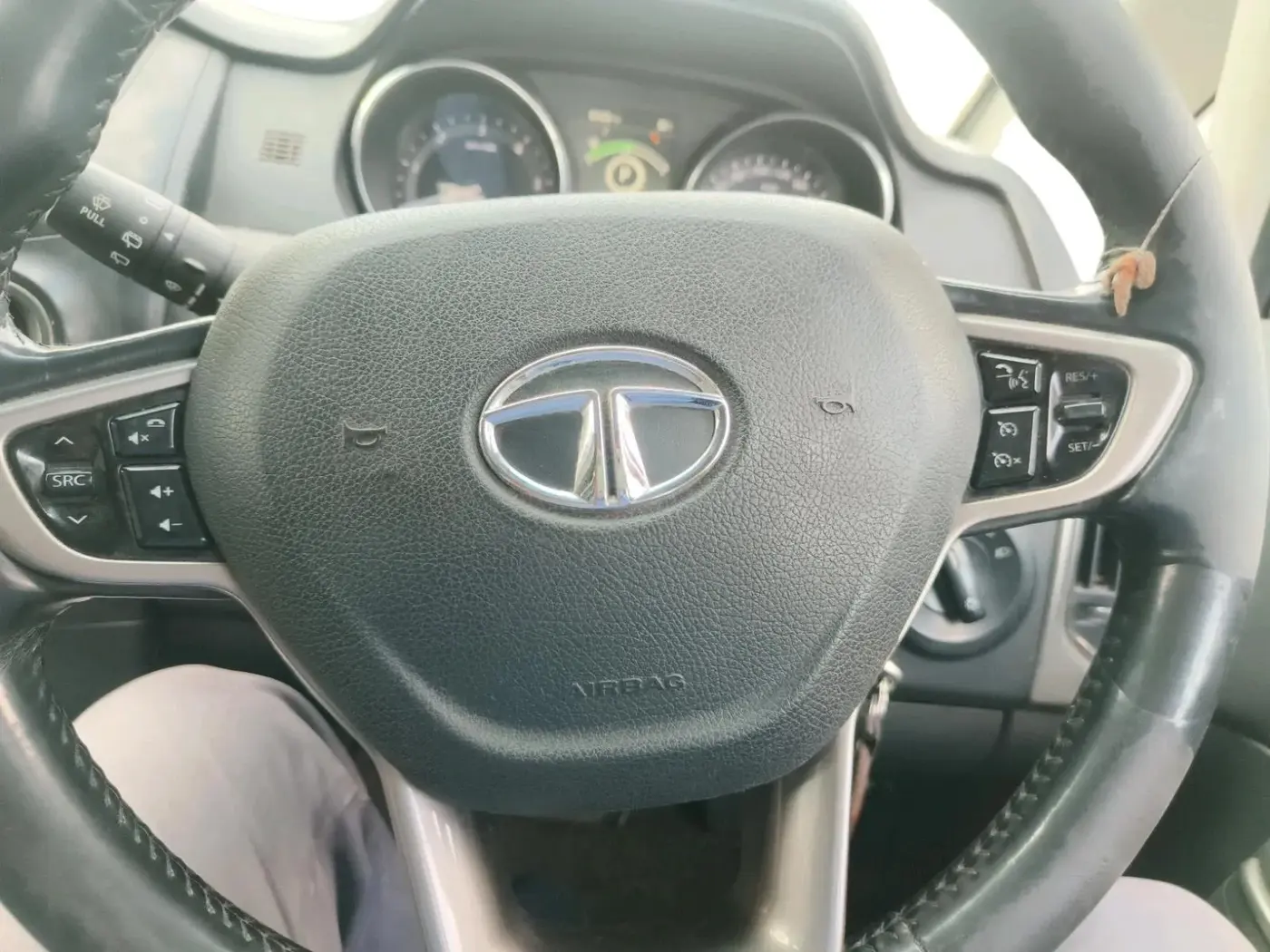 2017 Tata Hexa XTA 4X2 7 STR, Diesel, Automatic, 1,10,798 km, interior