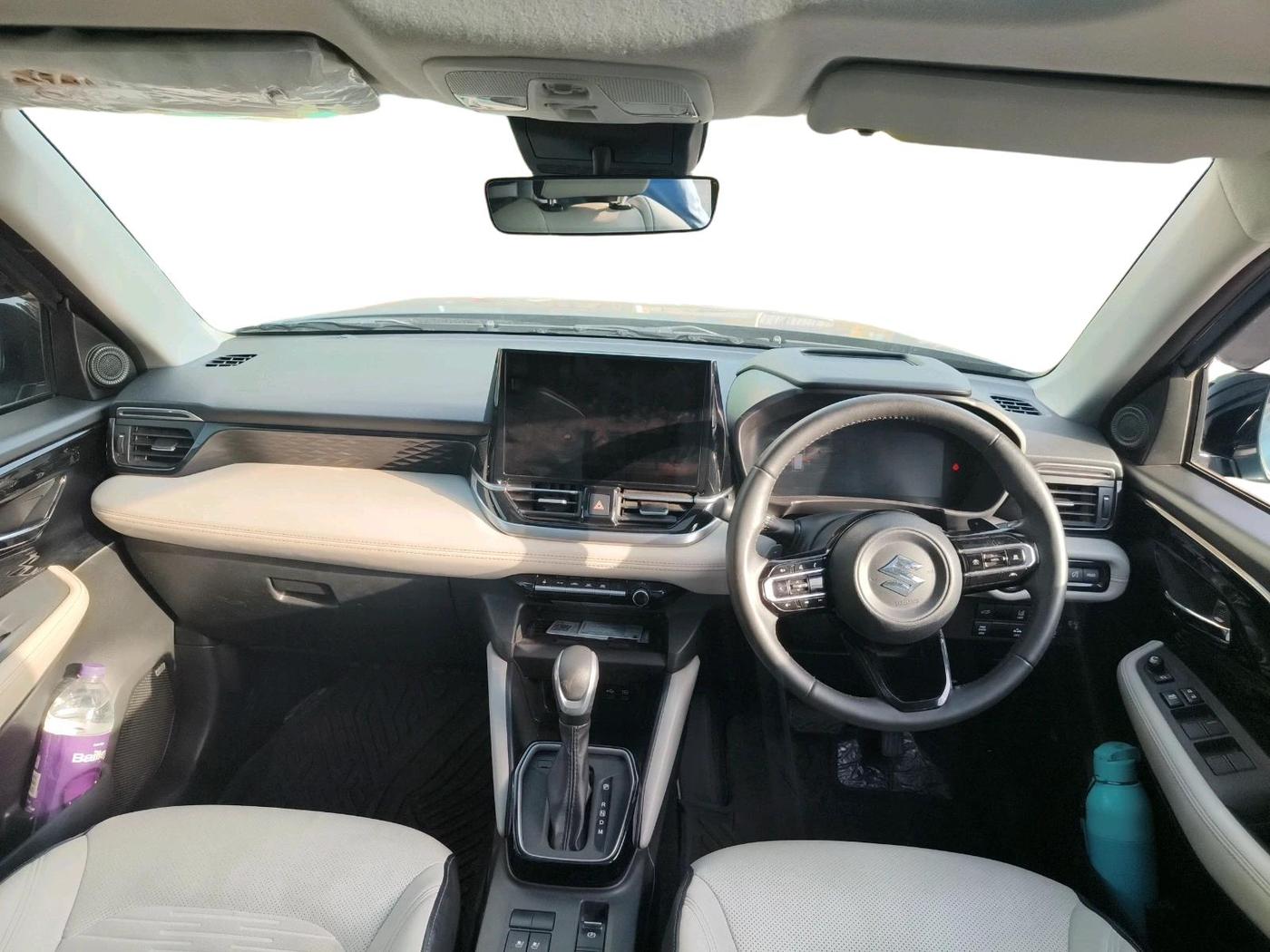2025 Maruti Victoris Zxi Plus (O) 1.5 6AT Dual Tone, Petrol, Automatic, 24,795 km, interior