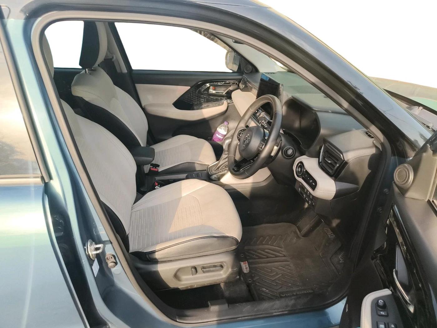 2025 Maruti Victoris Zxi Plus (O) 1.5 6AT Dual Tone, Petrol, Automatic, 24,795 km, interior
