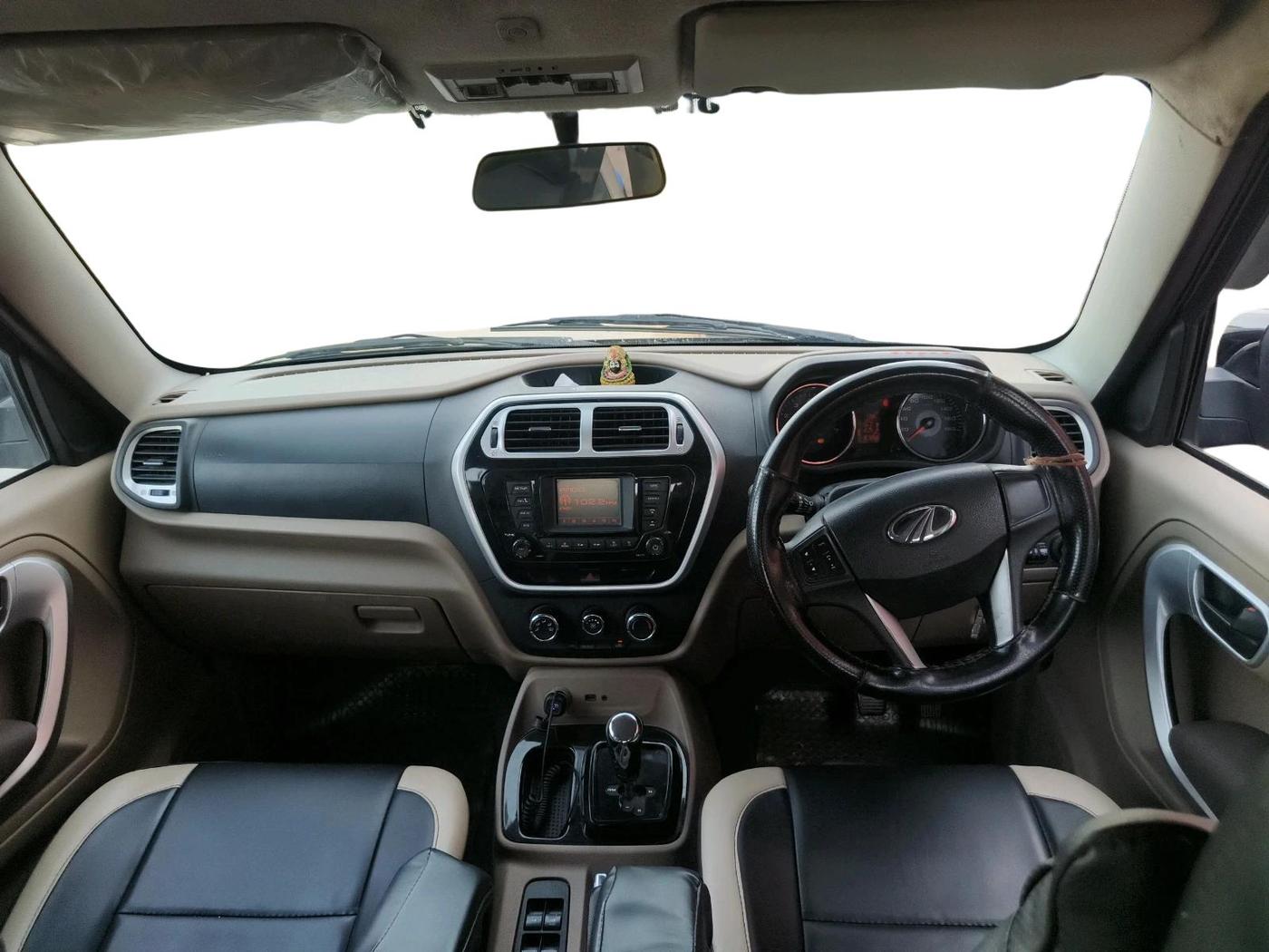 2016 Mahindra TUV300 T8 AMT, Diesel, Automatic, 81,268 km, interior