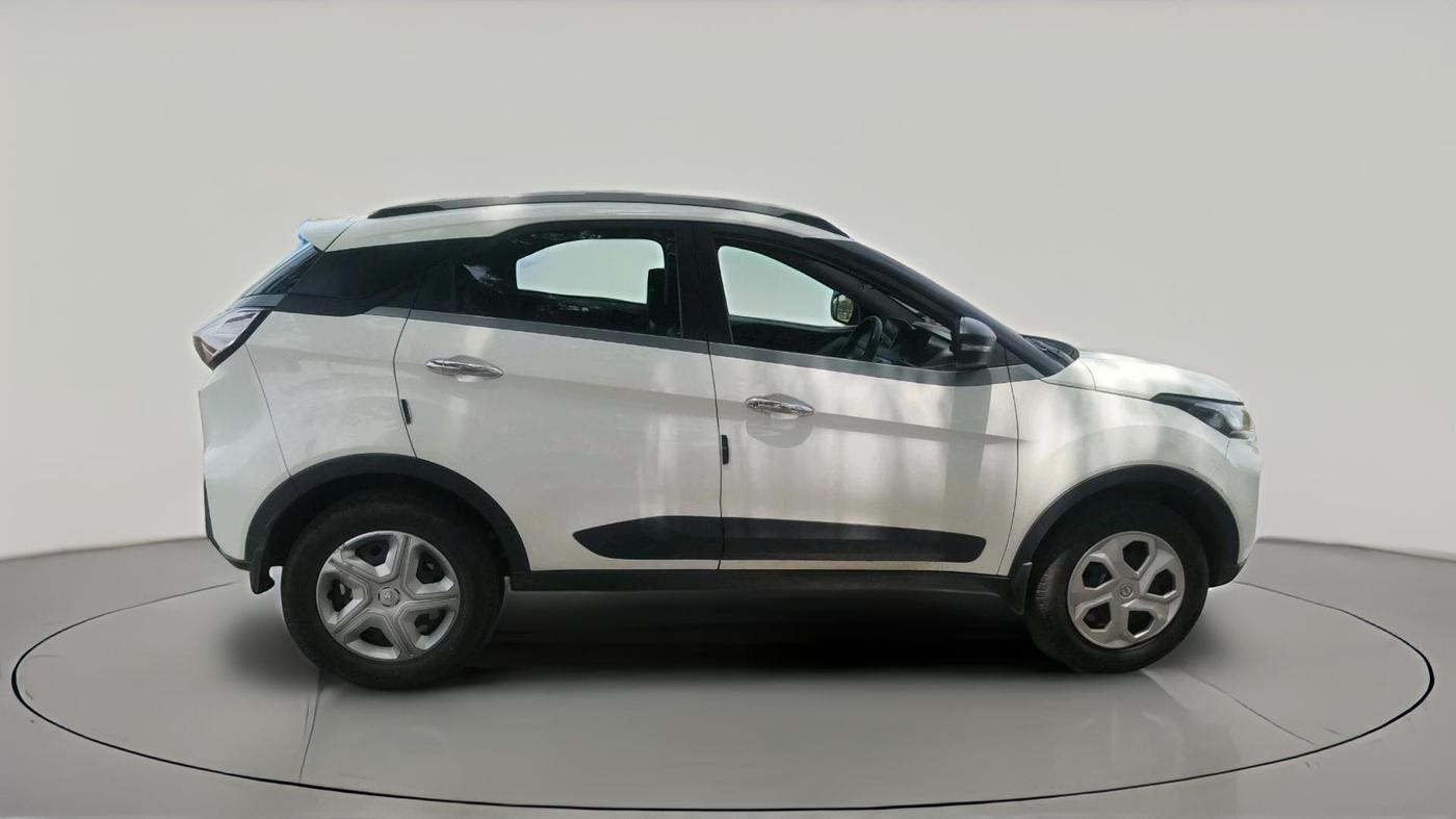 2022 Tata NEXON XM SUNROOF PETROL, Petrol, Manual, 69,794 km, exterior