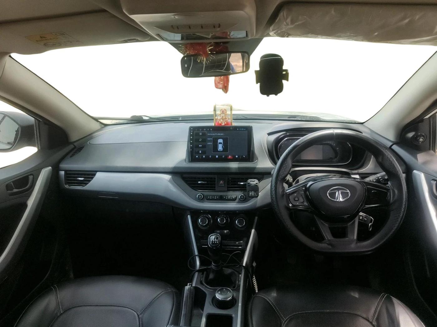 2022 Tata NEXON XM SUNROOF PETROL, Petrol, Manual, 69,794 km, interior