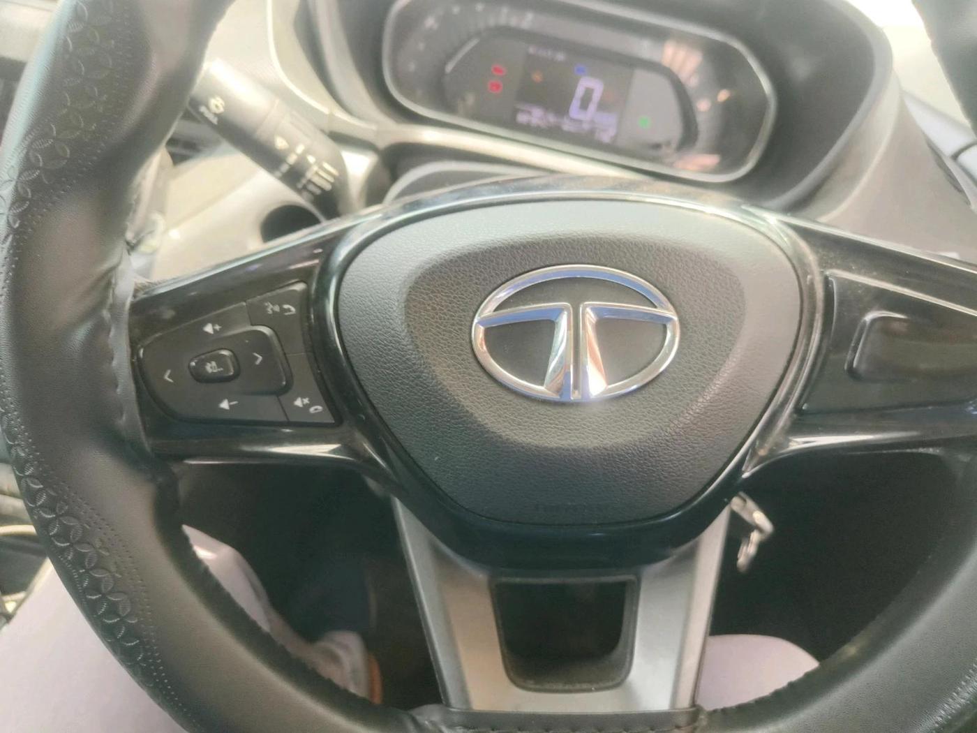 2022 Tata NEXON XM SUNROOF PETROL, Petrol, Manual, 69,794 km, interior