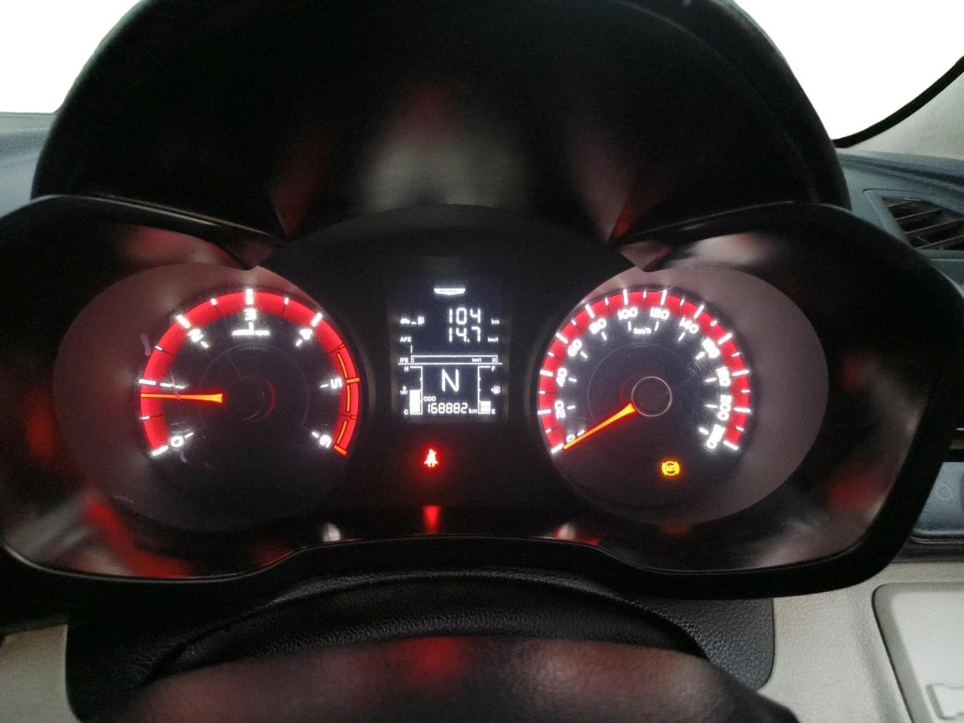 2019 Mahindra XUV300 W4 1.5 DIESEL, Diesel, Manual, 1,68,882 km, interior