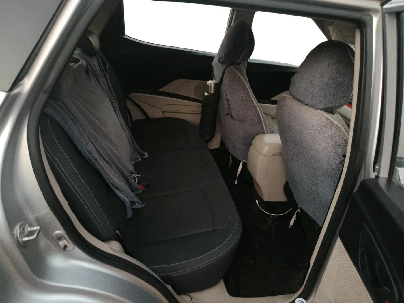 2019 Mahindra XUV300 W4 1.5 DIESEL, Diesel, Manual, 1,68,882 km, interior