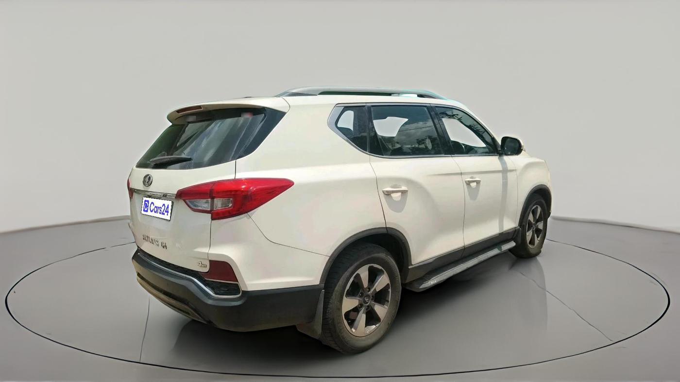 2019 Mahindra ALTURAS G4 4WD AT, Diesel, Automatic, 2,81,498 km, exterior