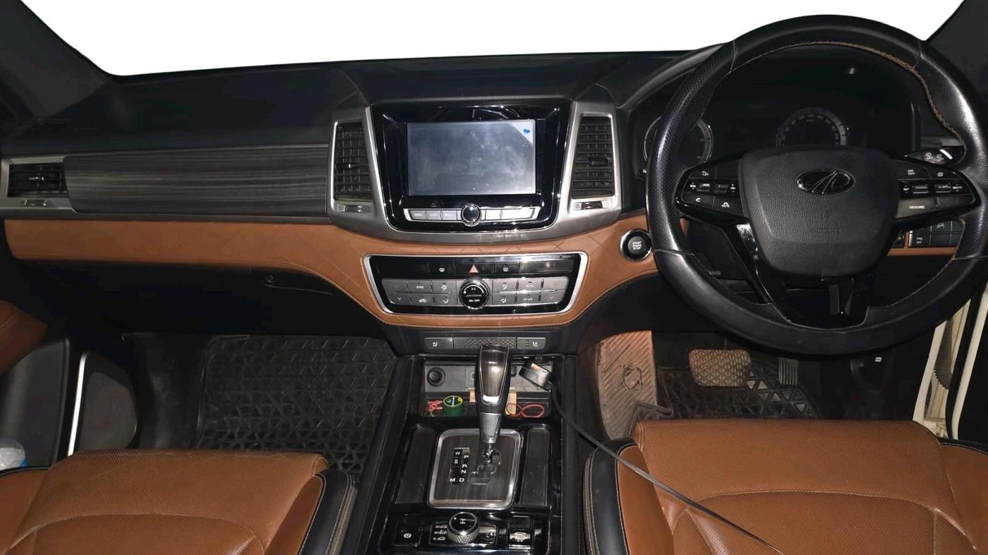 2019 Mahindra ALTURAS G4 4WD AT, Diesel, Automatic, 2,81,498 km, interior