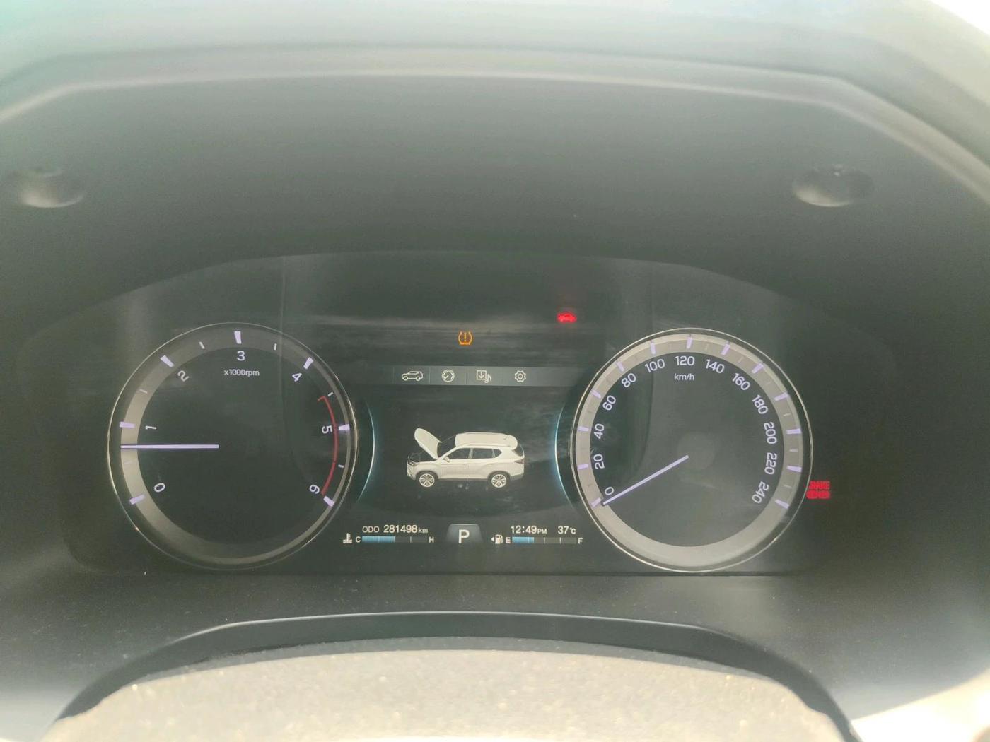 2019 Mahindra ALTURAS G4 4WD AT, Diesel, Automatic, 2,81,498 km, interior