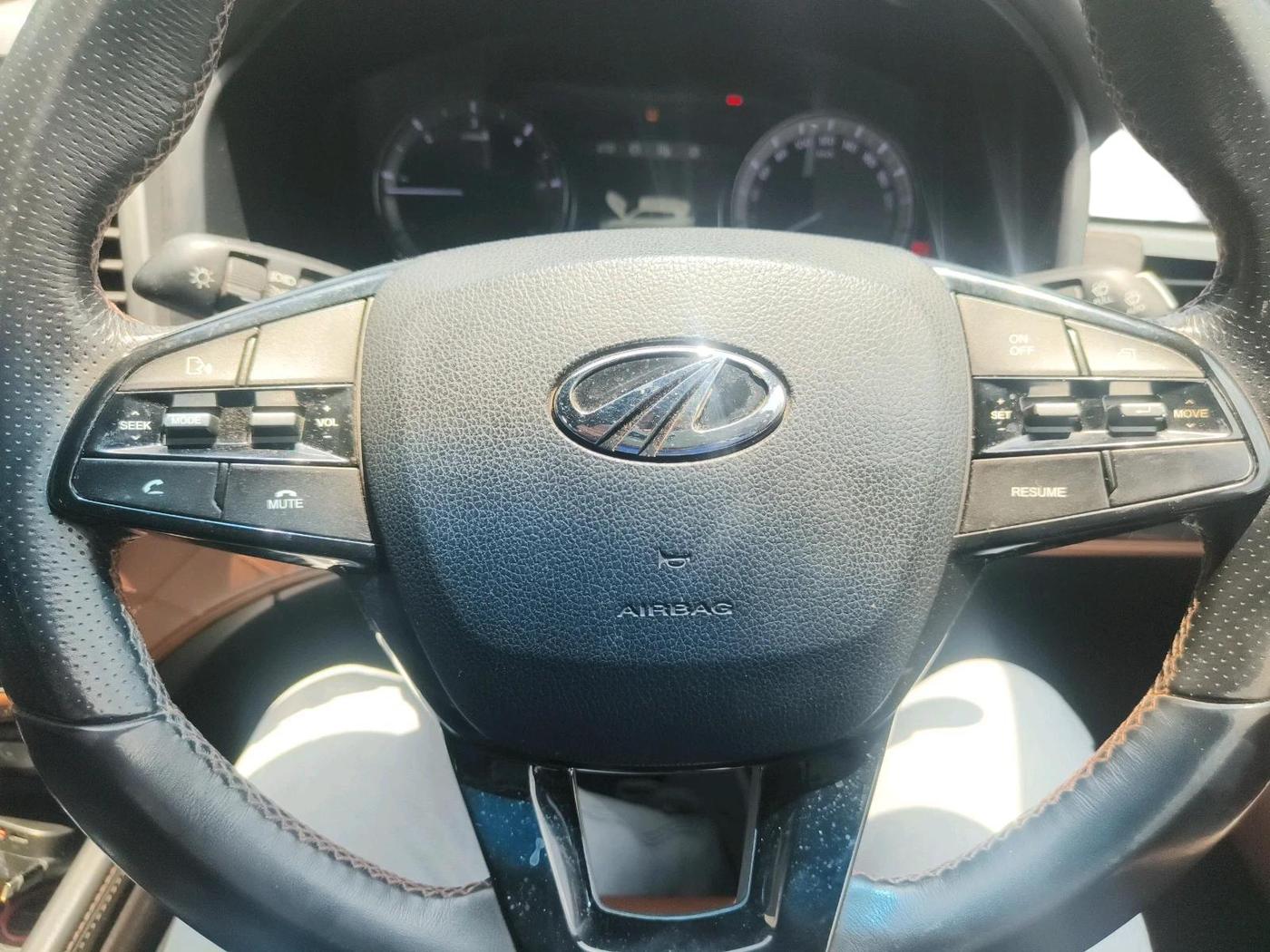 2019 Mahindra ALTURAS G4 4WD AT, Diesel, Automatic, 2,81,498 km, interior