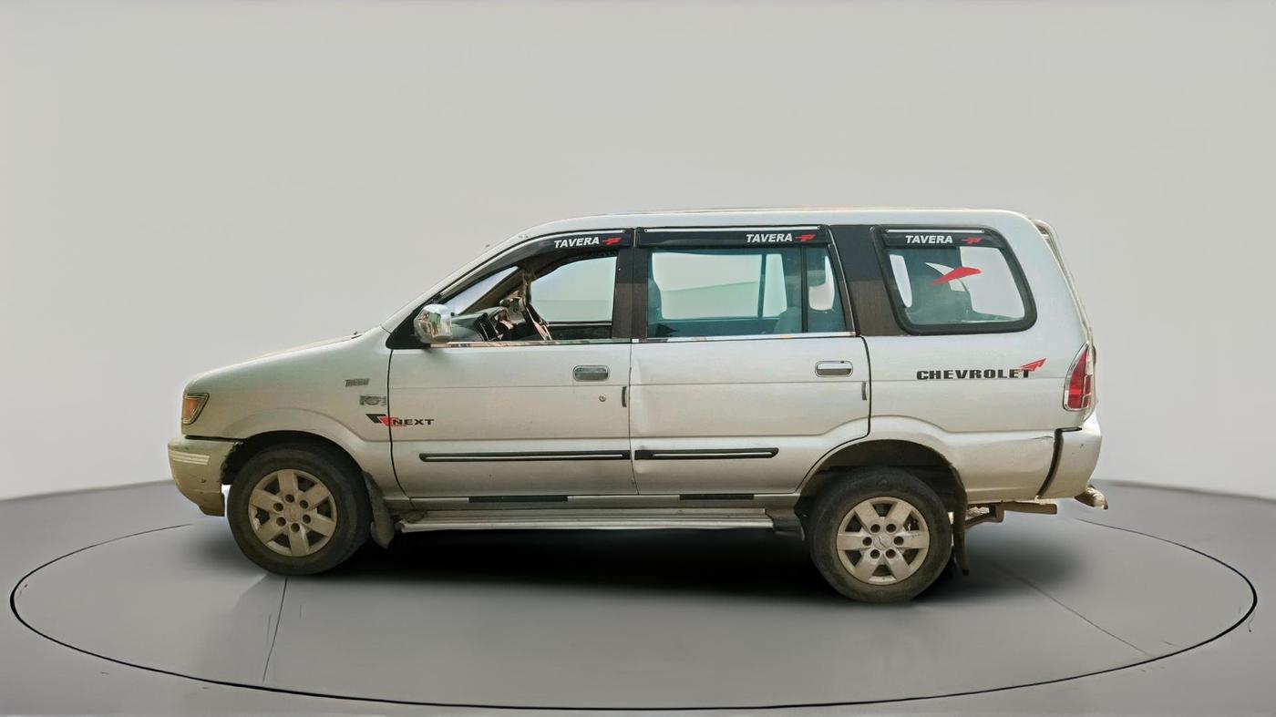 2012 Chevrolet Tavera NEO LS B3 10 STR BS III, Diesel, Manual, 3,30,648 km, exterior