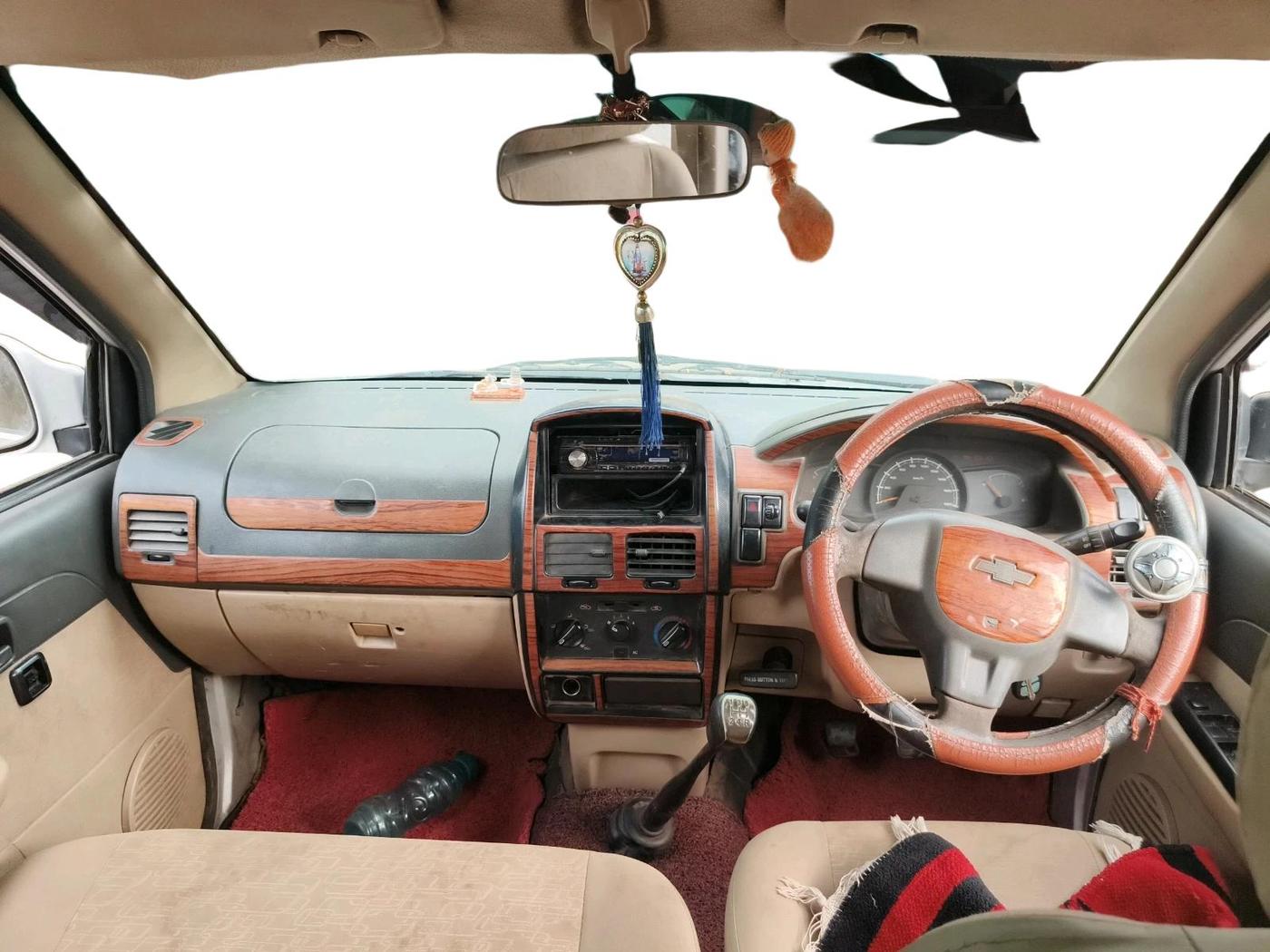 2012 Chevrolet Tavera NEO LS B3 10 STR BS III, Diesel, Manual, 3,30,648 km, interior